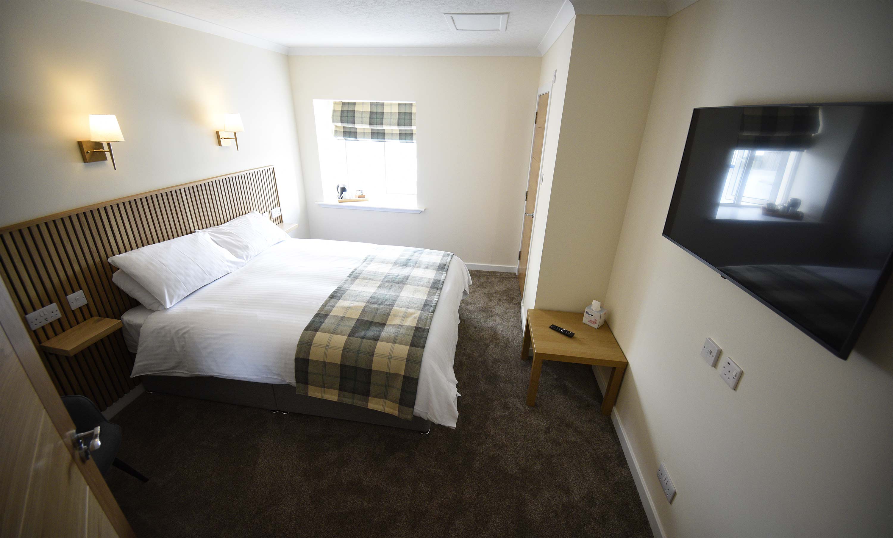 Twin Room Accommodation in Portree at The Caledonian with En Suite Bathrooms and Tea and Coffee making facilities Hotel